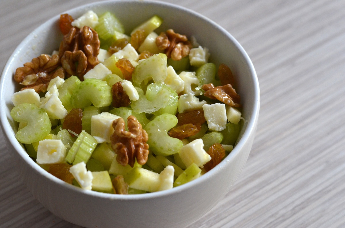 recette Salade de céleri branche, pommes, roquefort et noix